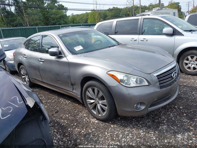 2013 INFINITI M37 