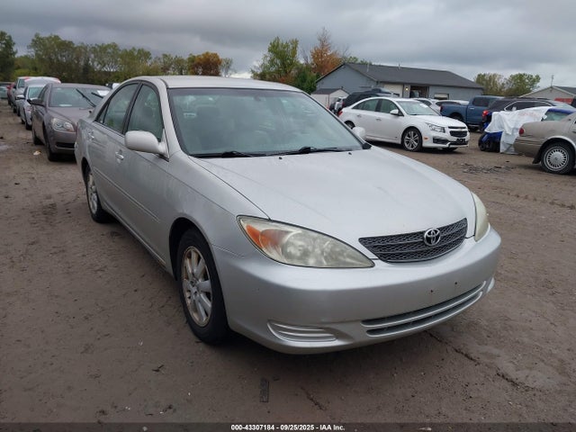 2002 TOYOTA CAMRY XLE