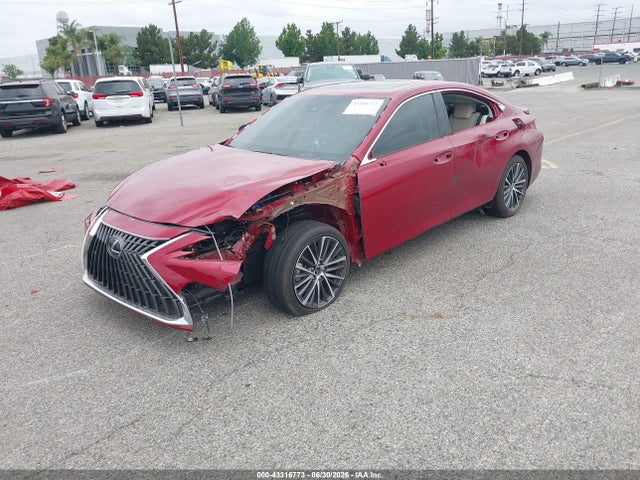 صورة 2 لـ 2023 Lexus ES 300H