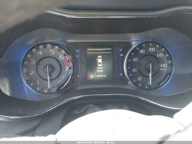 صورة 7 لـ 2015 Chrysler 200 S