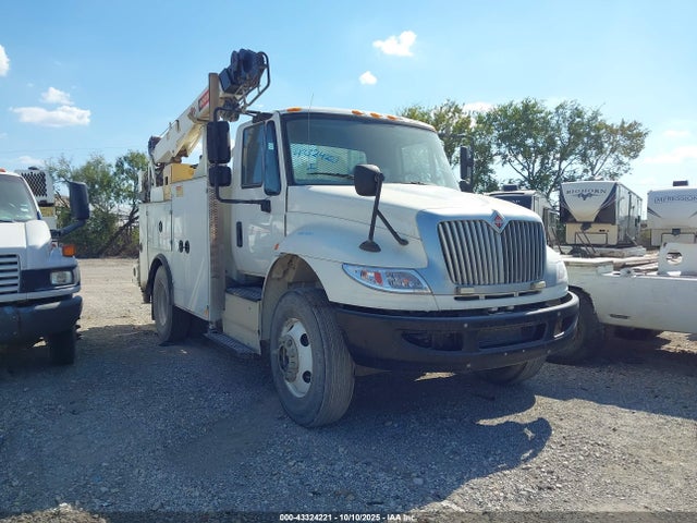 2016 INTERNATIONAL 4000 4400