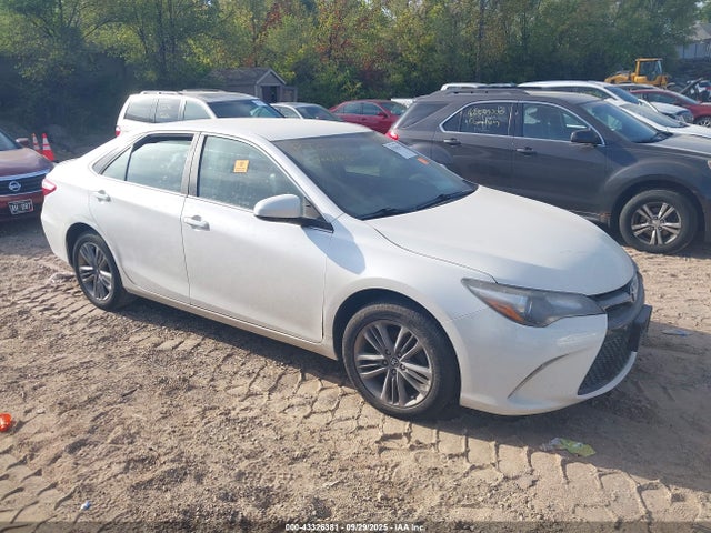 2017 TOYOTA CAMRY SE