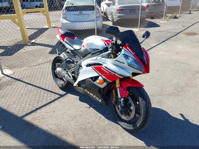 2012 YAMAHA YZF 