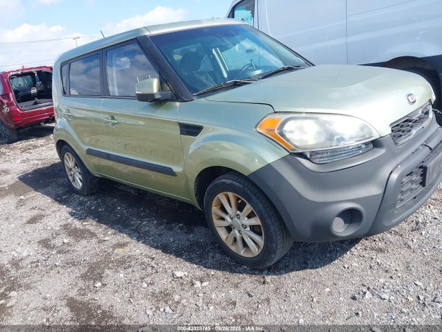 2013 KIA SOUL +