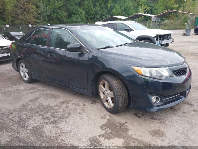 2014 TOYOTA CAMRY SE