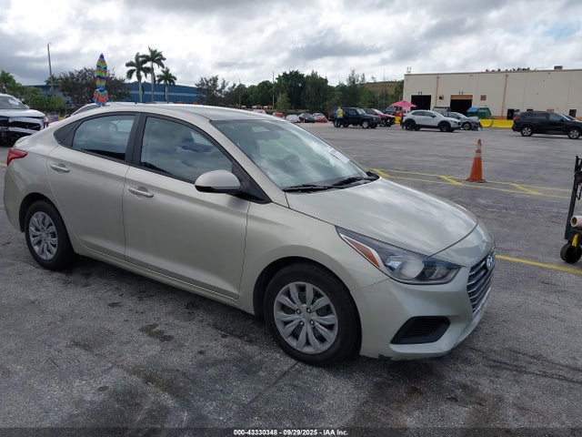 HYUNDAI ACCENT SE - 1