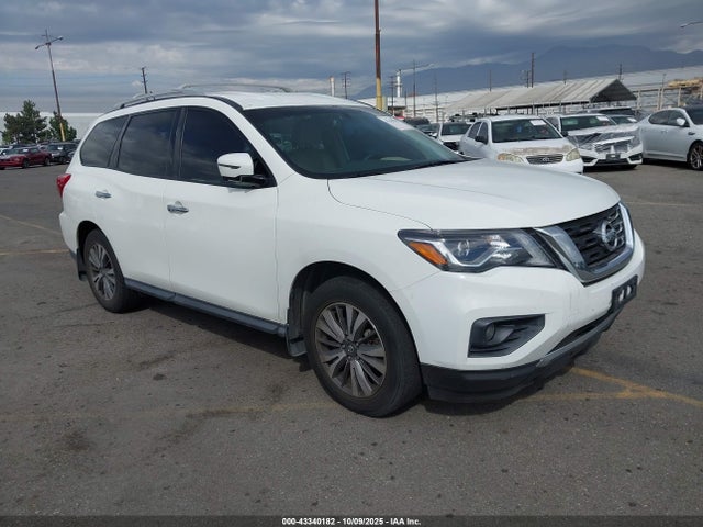 2017 NISSAN PATHFINDER SL