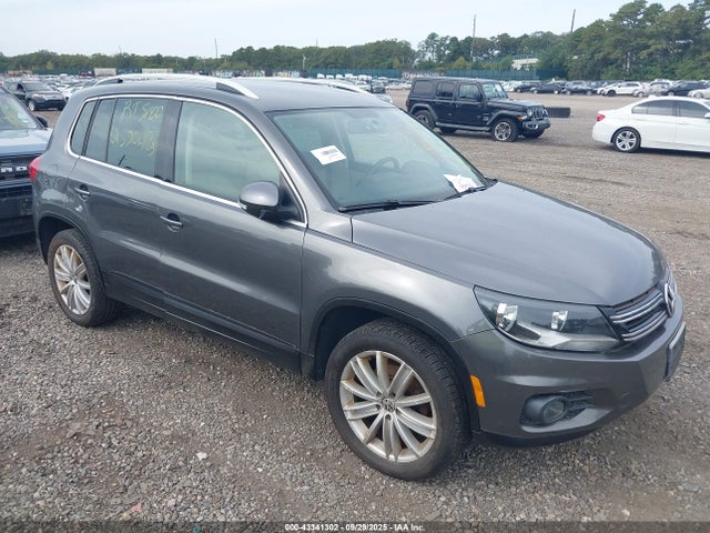 2012 VOLKSWAGEN TIGUAN SE