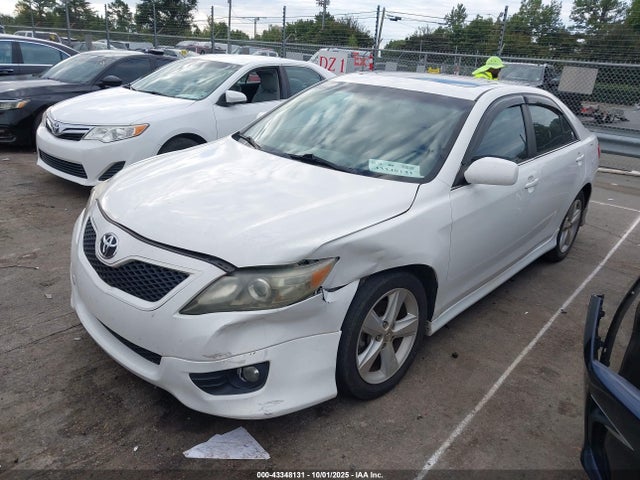 2010 Toyota CAMRY SE 照片 2