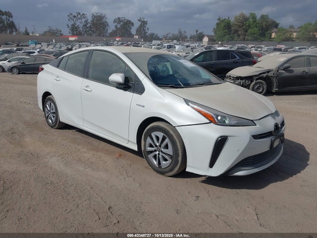 2019 TOYOTA PRIUS LE
