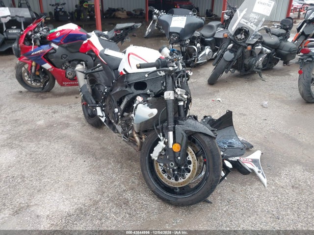 2023 SUZUKI GSX 