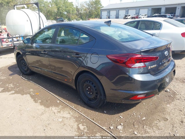 HYUNDAI ELANTRA SEL - 3