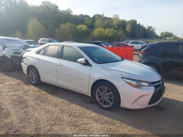 2015 TOYOTA CAMRY SE