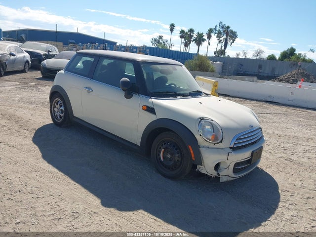 2012 MINI COOPER 