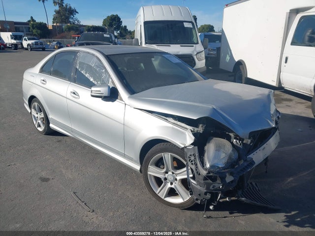 2010 MERCEDES-BENZ C 300 LUXURY/SPORT