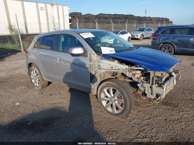 2015 MITSUBISHI OUTLANDER ES