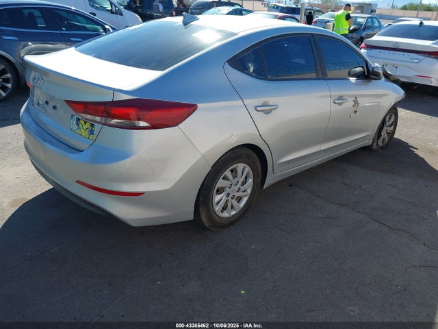 HYUNDAI ELANTRA SE - 4