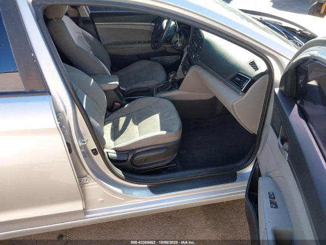 HYUNDAI ELANTRA SE - 5