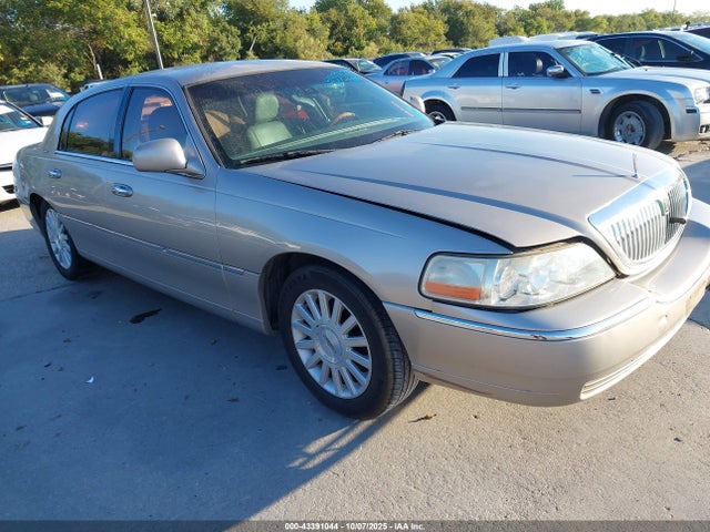 2003 LINCOLN TOWN CAR SIGNATURE