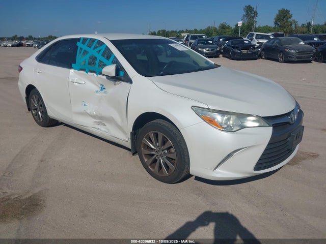2016 TOYOTA CAMRY XLE