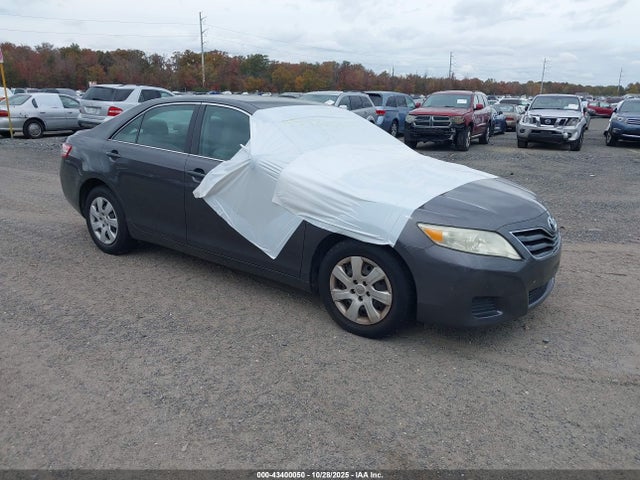 2011 TOYOTA CAMRY LE