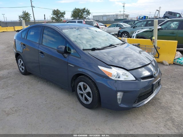 2015 TOYOTA PRIUS TWO