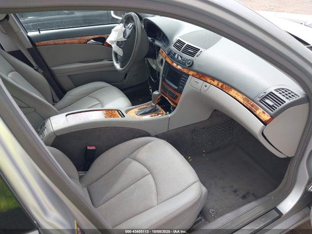 MERCEDES-BENZ E-CLASS - 5
