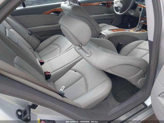 MERCEDES-BENZ E-CLASS - 8