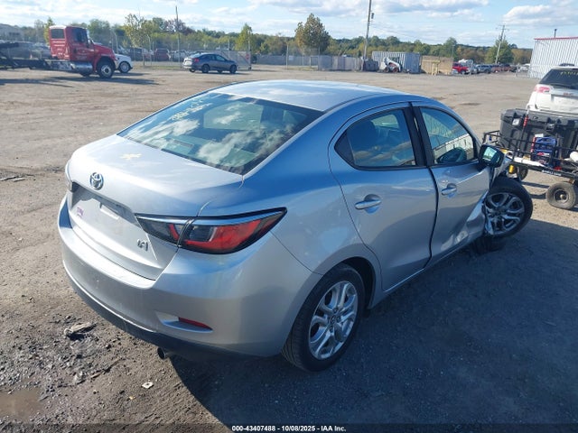 2017 Toyota Yaris, VIN: 3MYDLBYV6HY187381