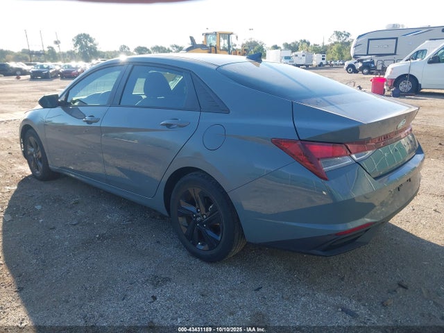 HYUNDAI ELANTRA SEL - 3