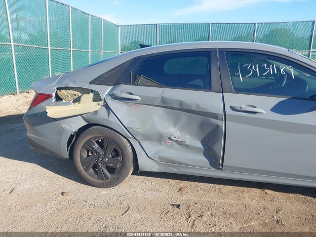 HYUNDAI ELANTRA SEL - 6