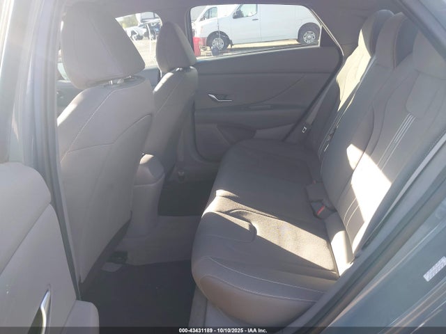 HYUNDAI ELANTRA SEL - 8