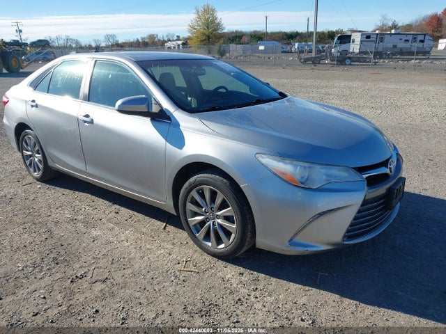 2016 TOYOTA CAMRY XLE