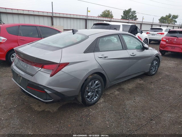 HYUNDAI ELANTRA SEL - 4