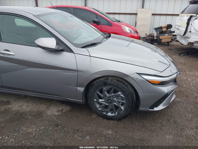 HYUNDAI ELANTRA SEL - 6