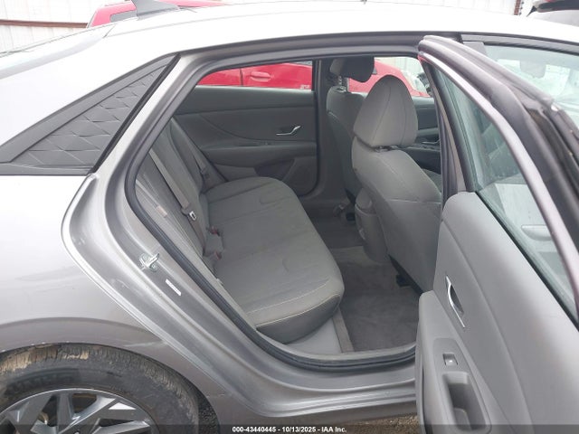 HYUNDAI ELANTRA SEL - 8