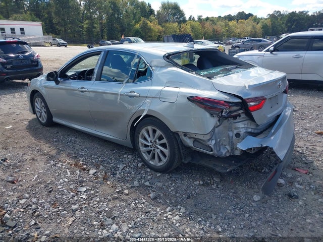 صورة 3 لـ 2021 Toyota CAMRY LE