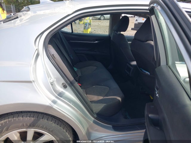 صورة 8 لـ 2021 Toyota CAMRY LE