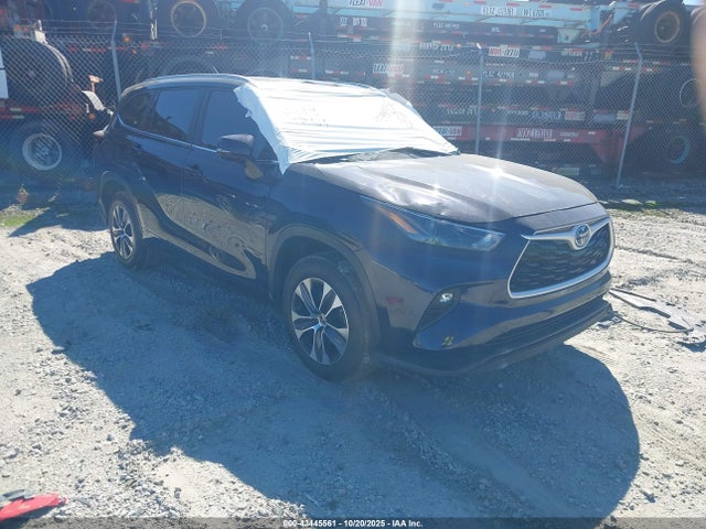 2024 TOYOTA HIGHLANDER XLE