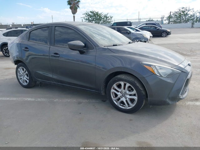 2017 TOYOTA YARIS 