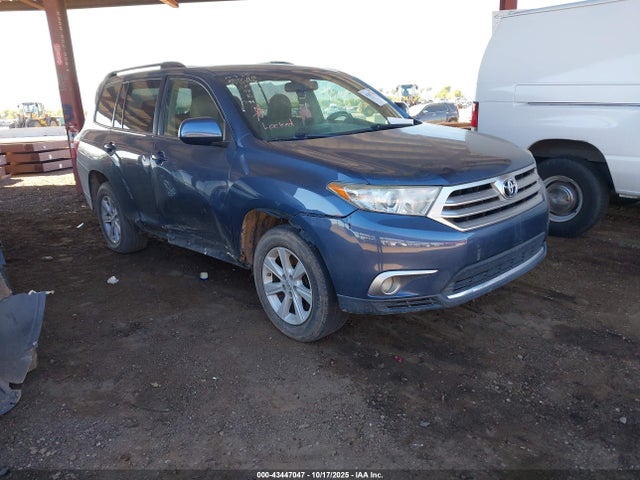 2013 TOYOTA HIGHLANDER SE V6