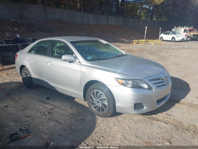 2011 TOYOTA CAMRY LE