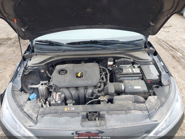 HYUNDAI ELANTRA VALUE EDITION - 10