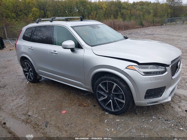 2022 VOLVO XC90 T6 MOMENTUM 6 PASSENGER