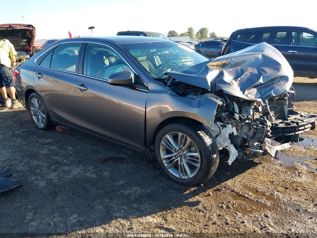 2016 TOYOTA CAMRY SE