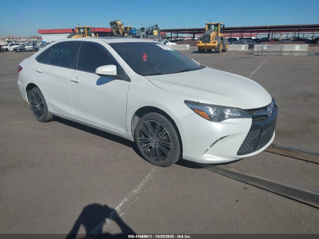2016 TOYOTA CAMRY SE