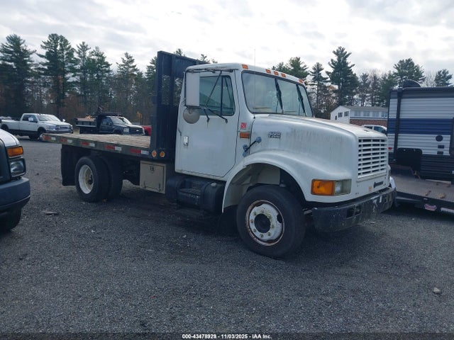 1998 INTERNATIONAL 4000 4700