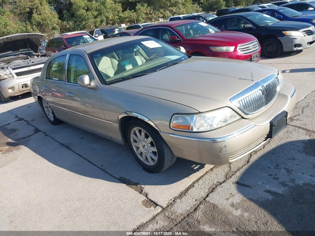 2006 LINCOLN TOWN CAR SIGNATURE LIMITED