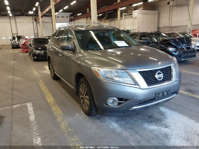 2016 NISSAN PATHFINDE SV