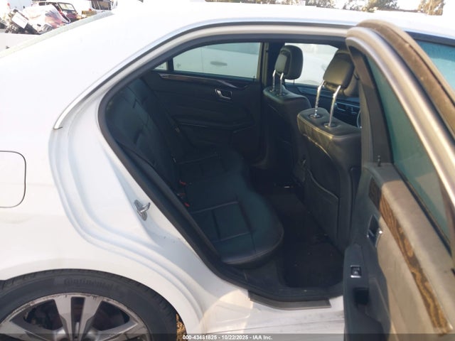 MERCEDES-BENZ E-CLASS - 8